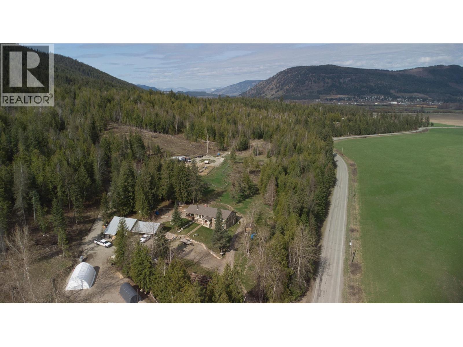 348 Creighton Valley Road, Lumby