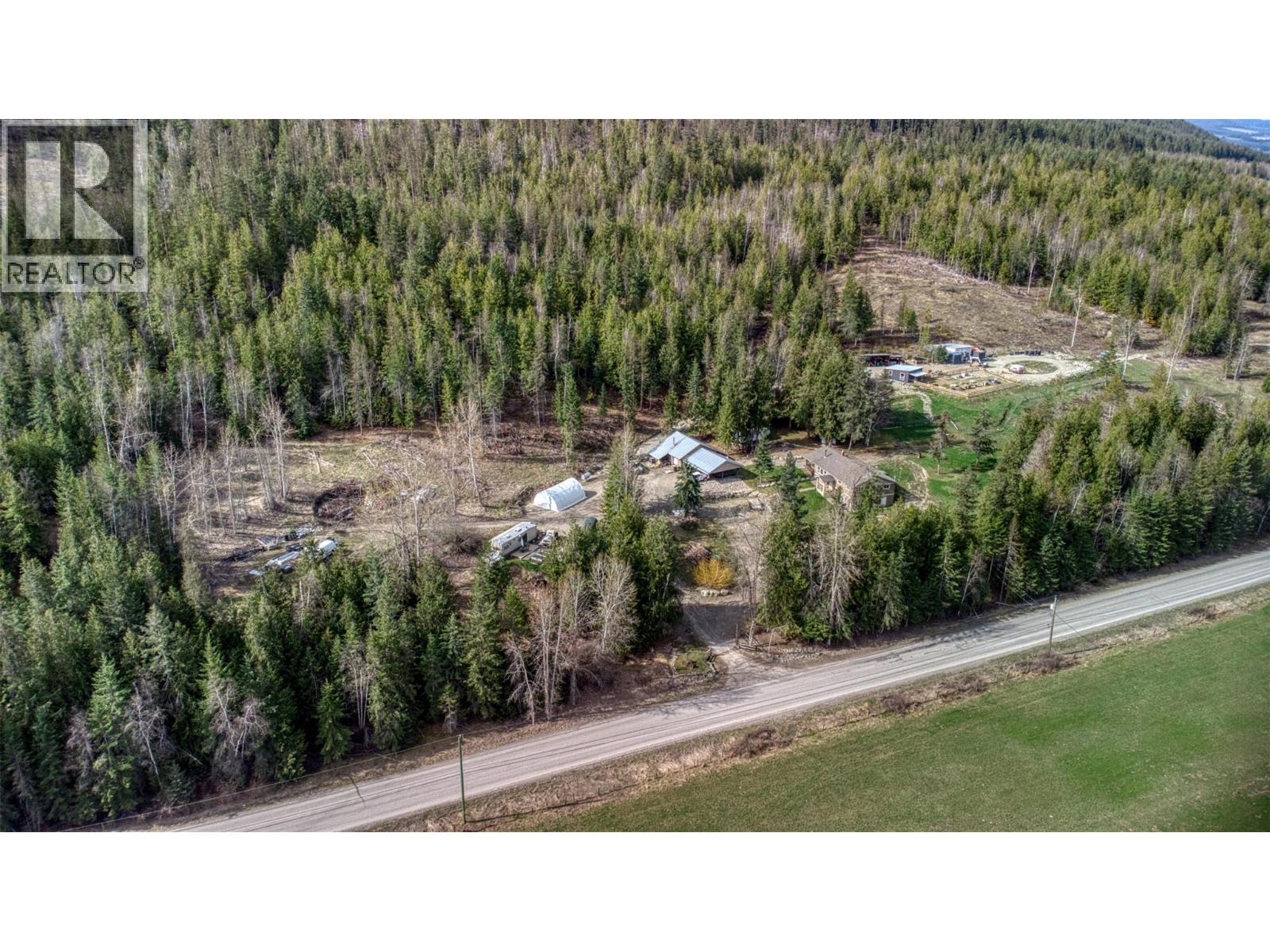 348 Creighton Valley Road, Lumby