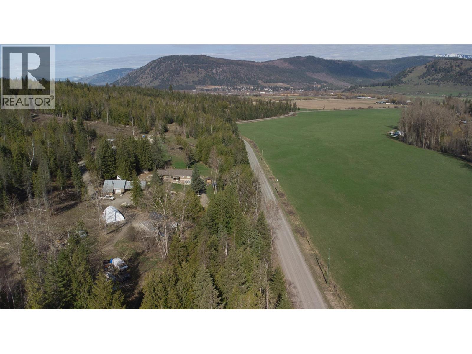 348 Creighton Valley Road, Lumby