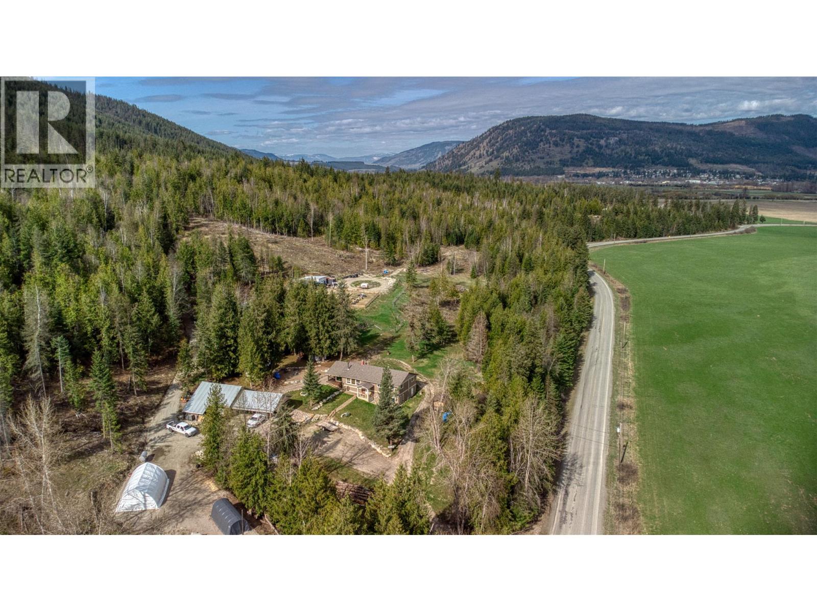 348 Creighton Valley Road, Lumby