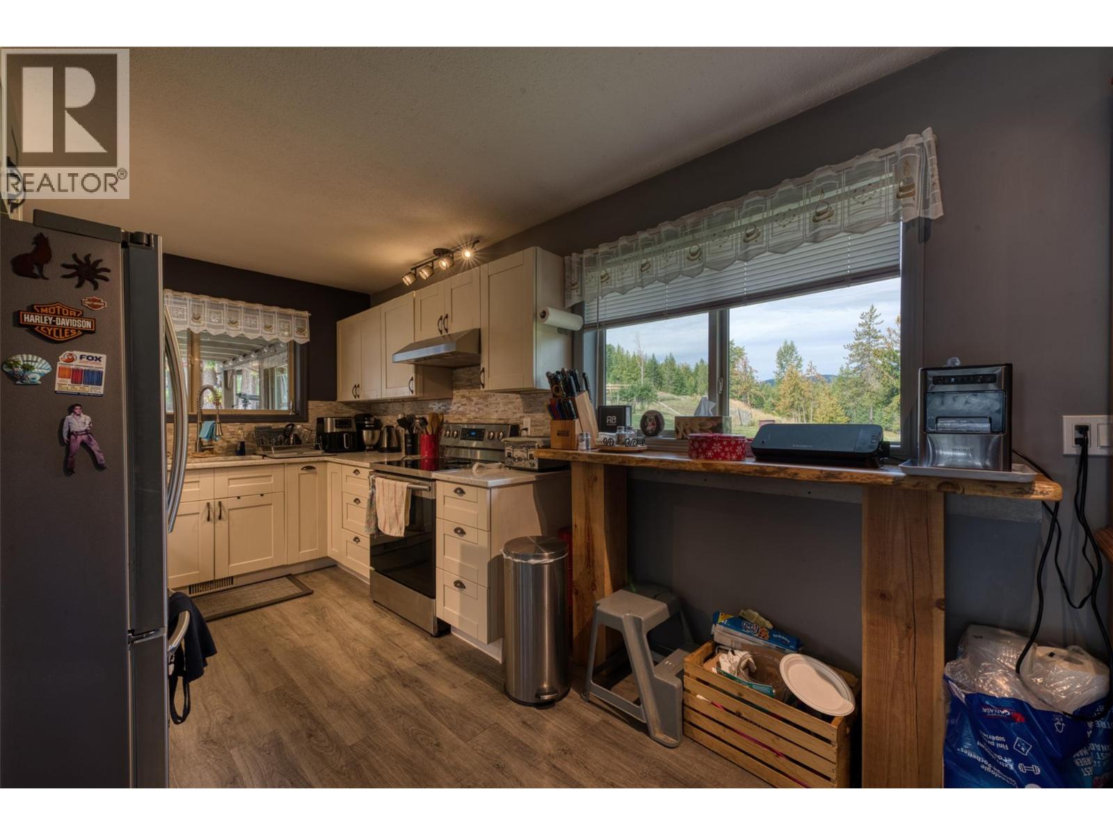 348 Creighton Valley Road, Lumby