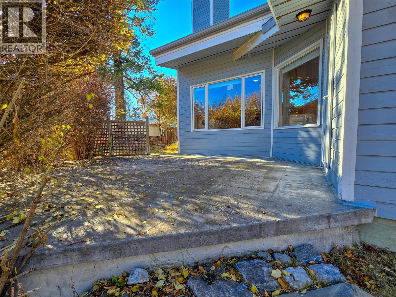 402 12th Avenue, Invermere