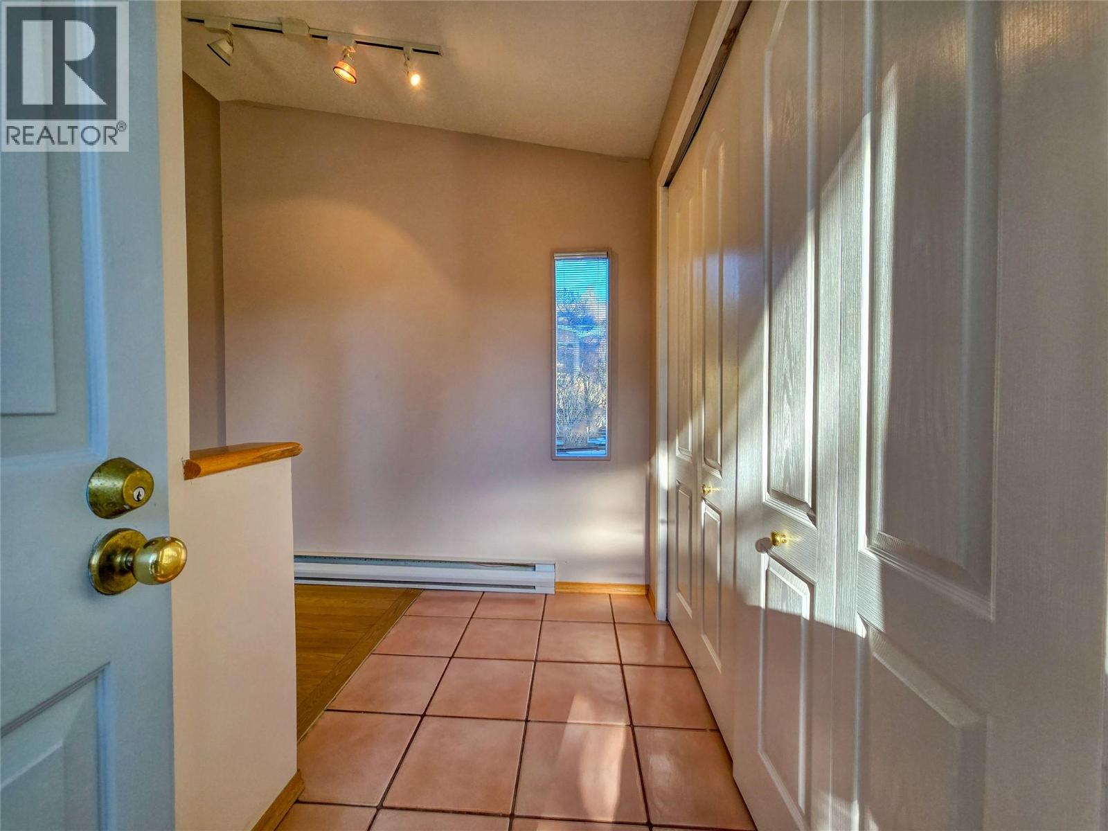 402 12th Avenue, Invermere