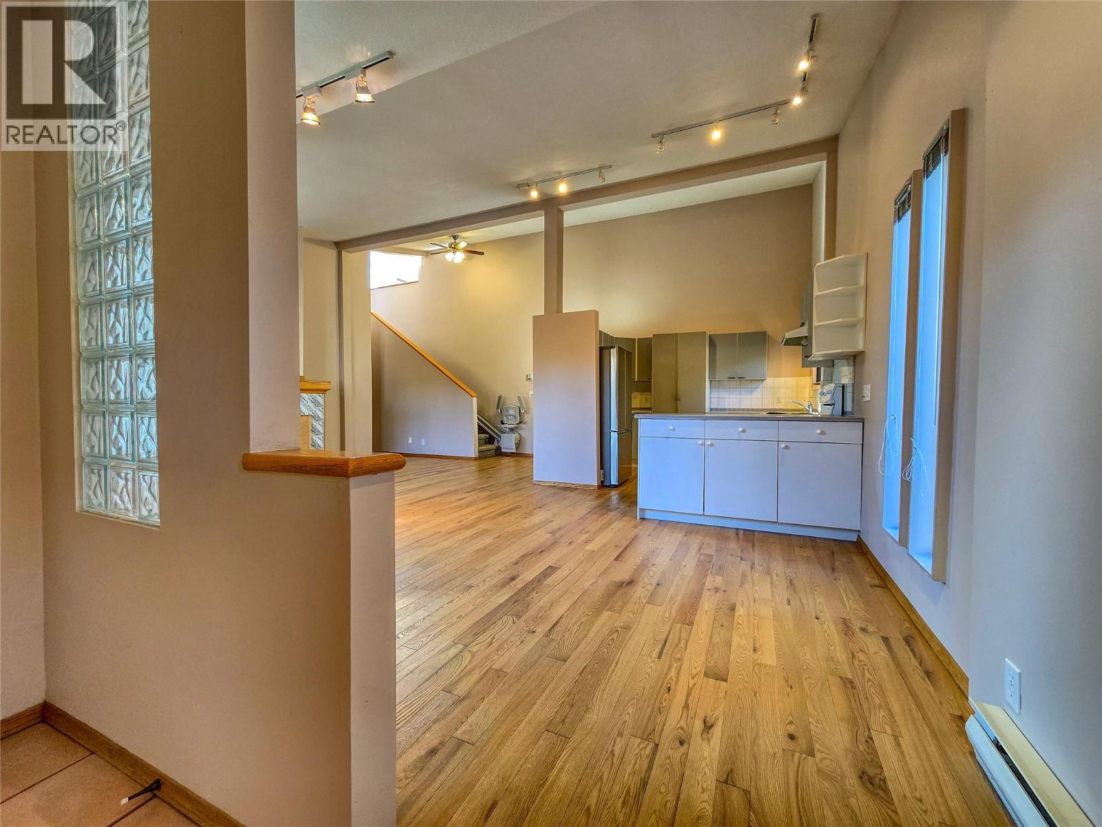 402 12th Avenue, Invermere