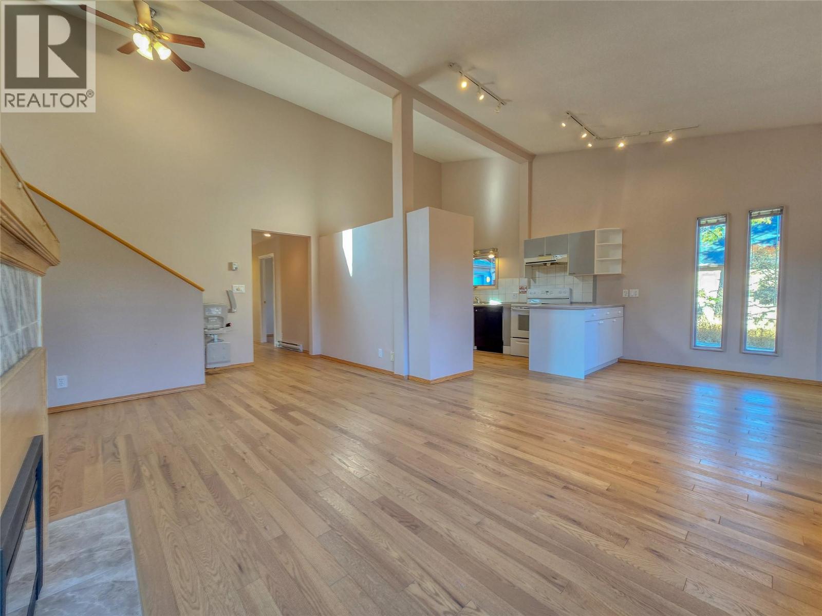 402 12th Avenue, Invermere