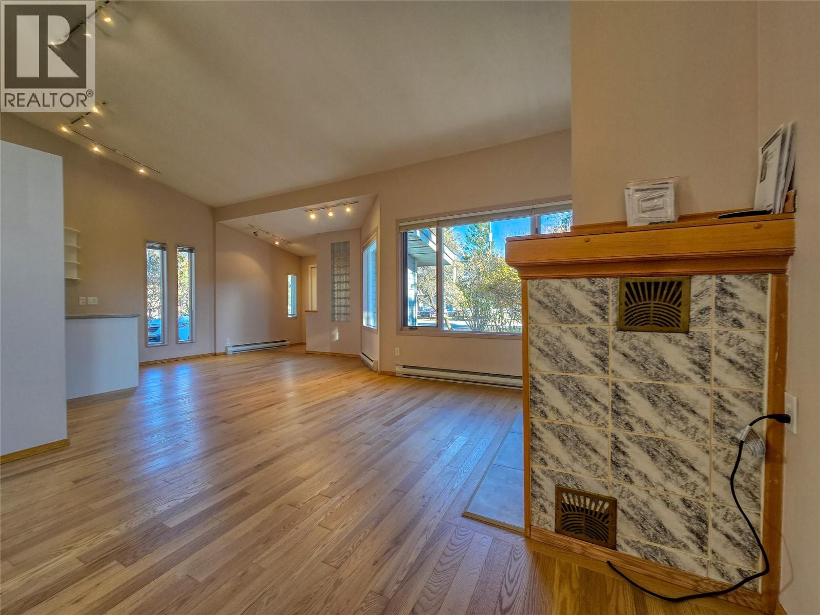 402 12th Avenue, Invermere