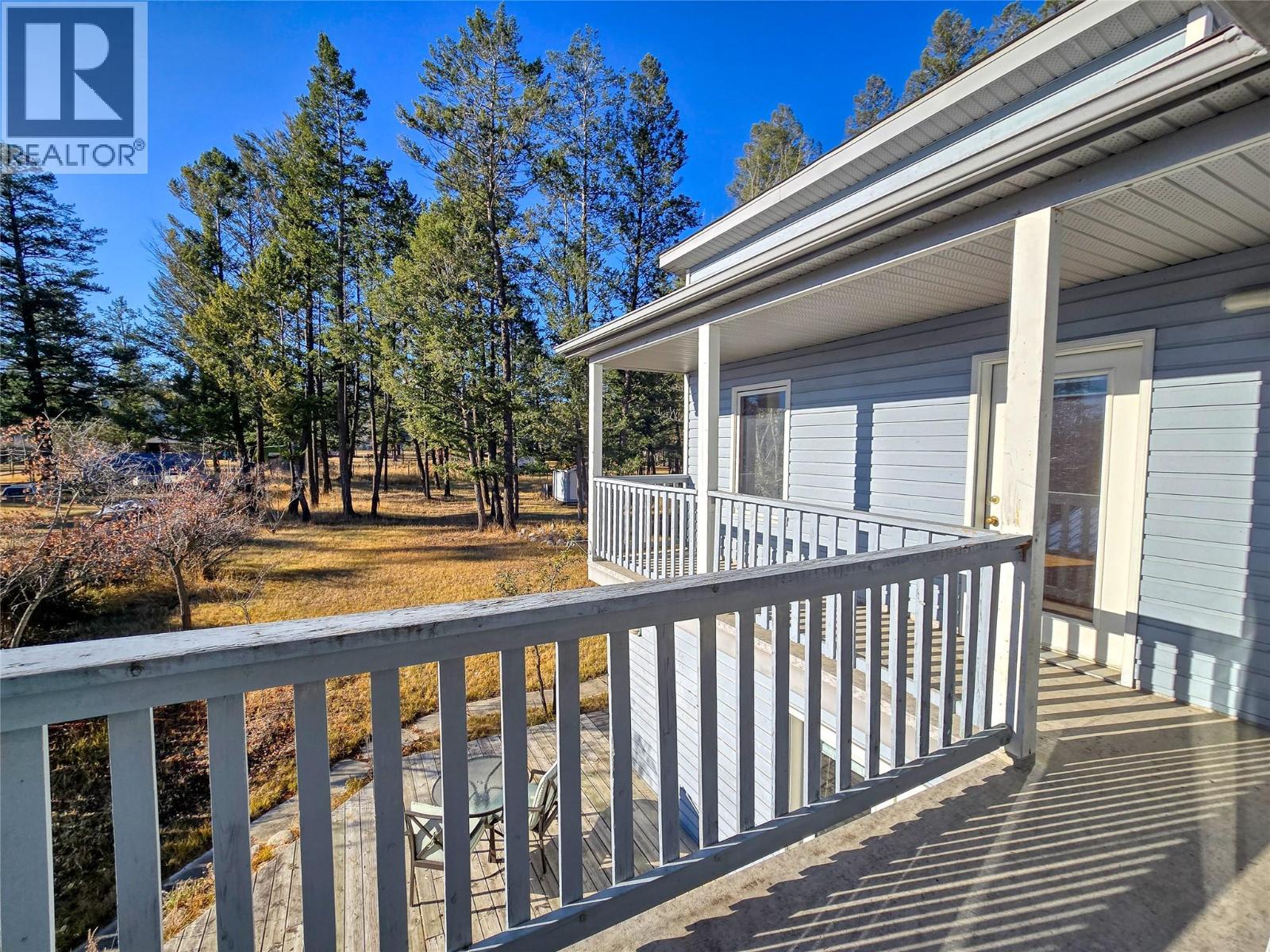 402 12th Avenue, Invermere