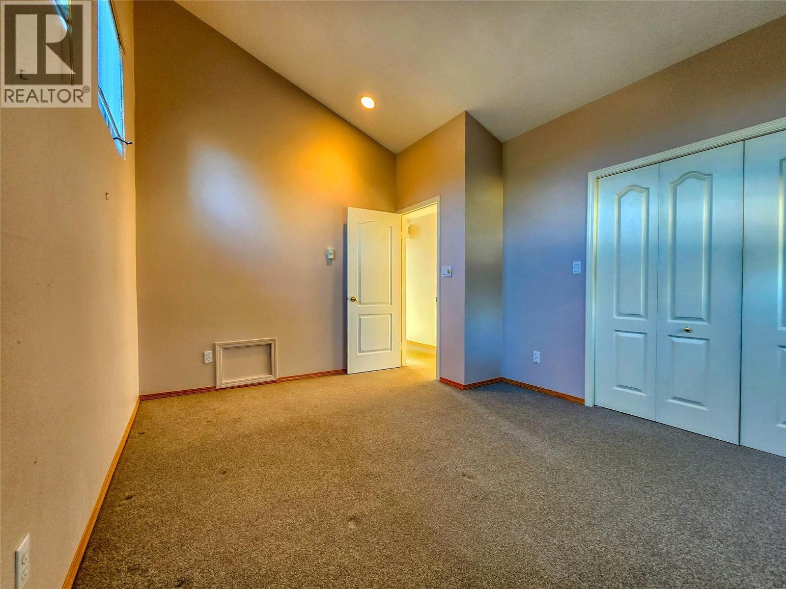 402 12th Avenue, Invermere