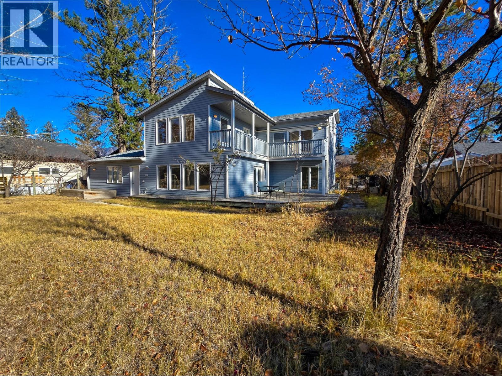 402 12th Avenue, Invermere
