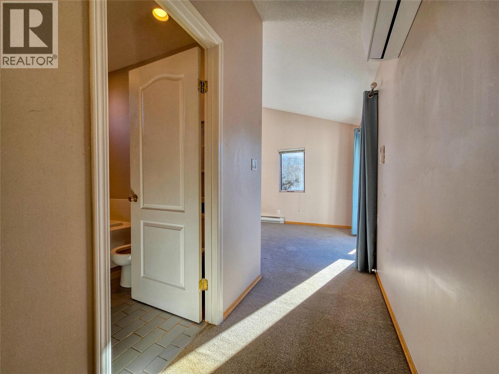 402 12th Avenue, Invermere