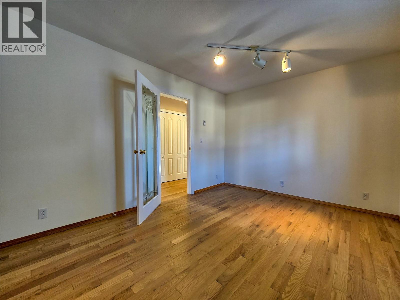 402 12th Avenue, Invermere