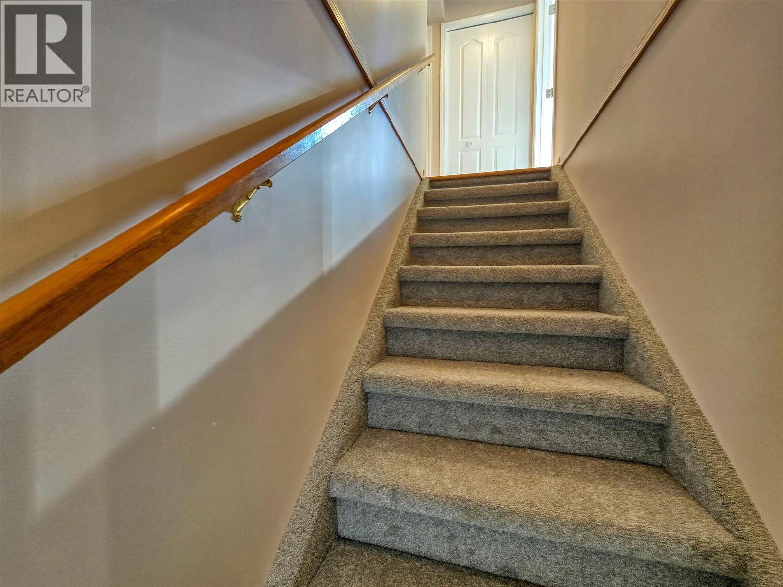 402 12th Avenue, Invermere