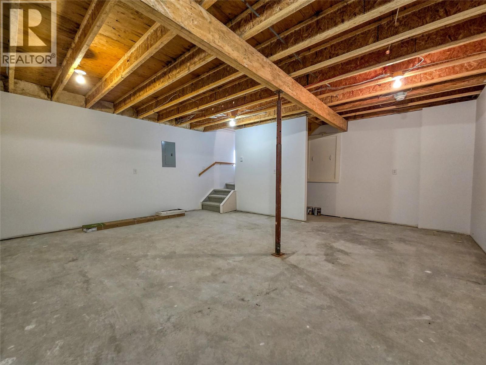 402 12th Avenue, Invermere