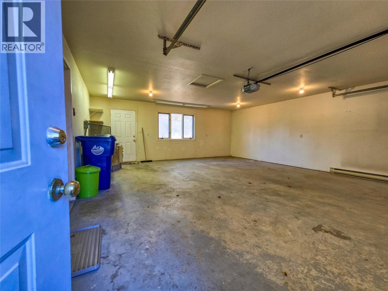 402 12th Avenue, Invermere