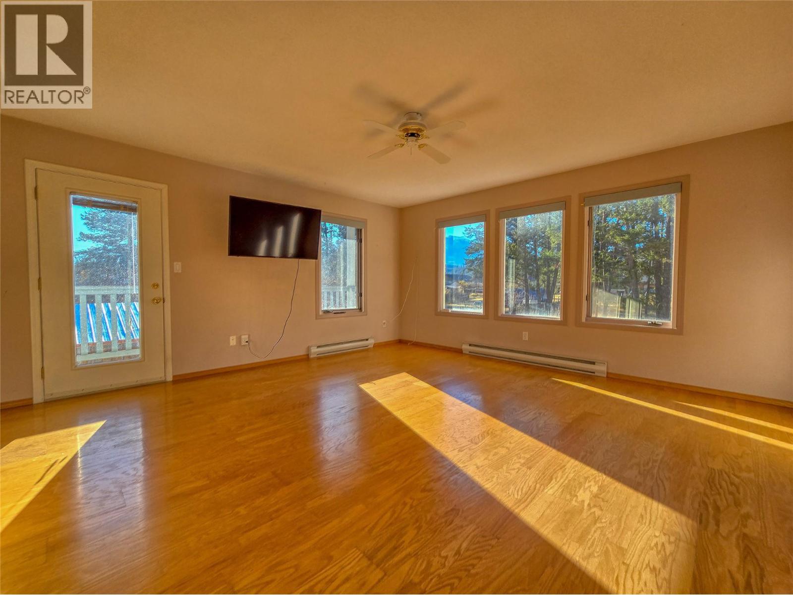 402 12th Avenue, Invermere