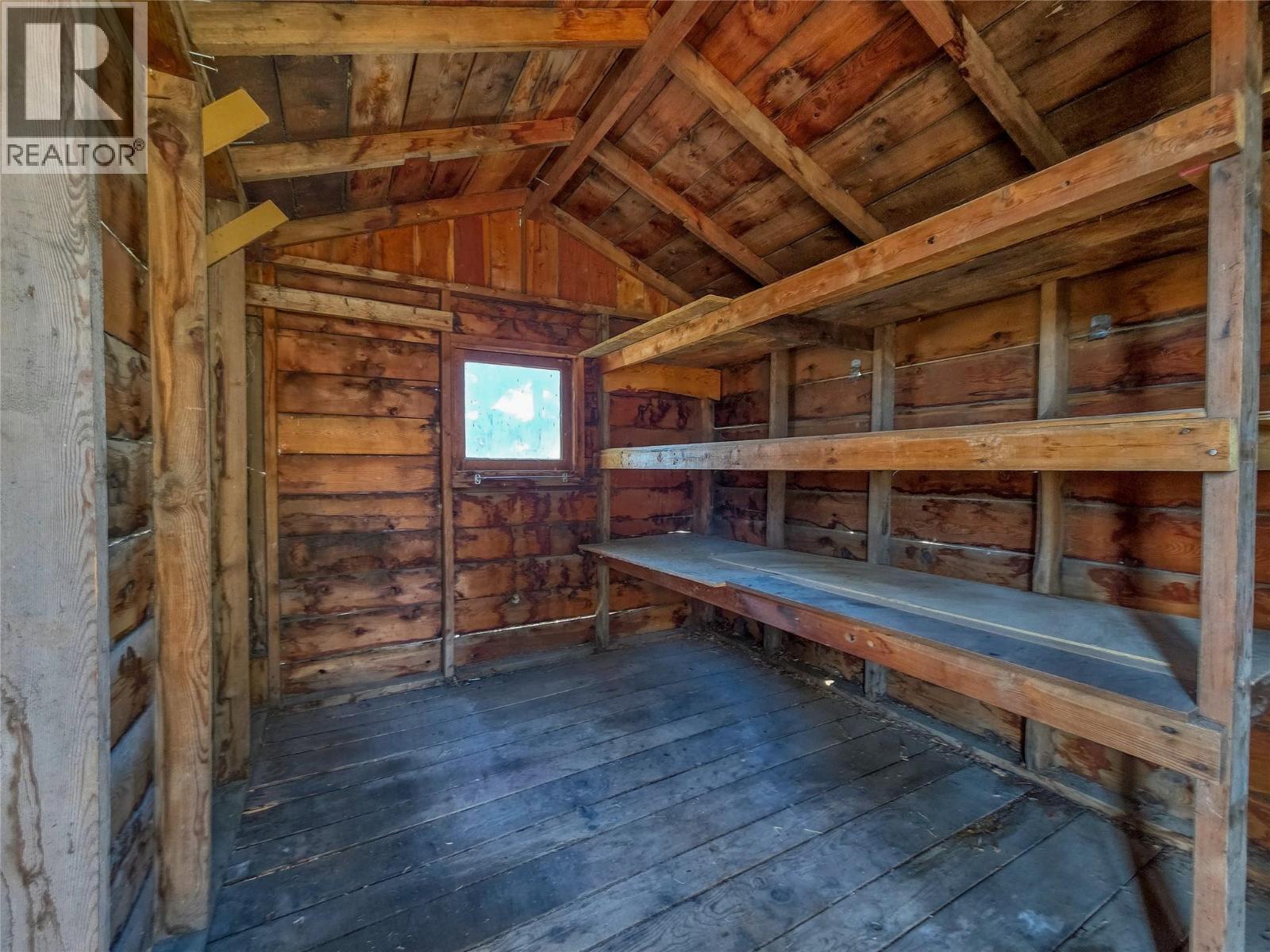 402 12th Avenue, Invermere