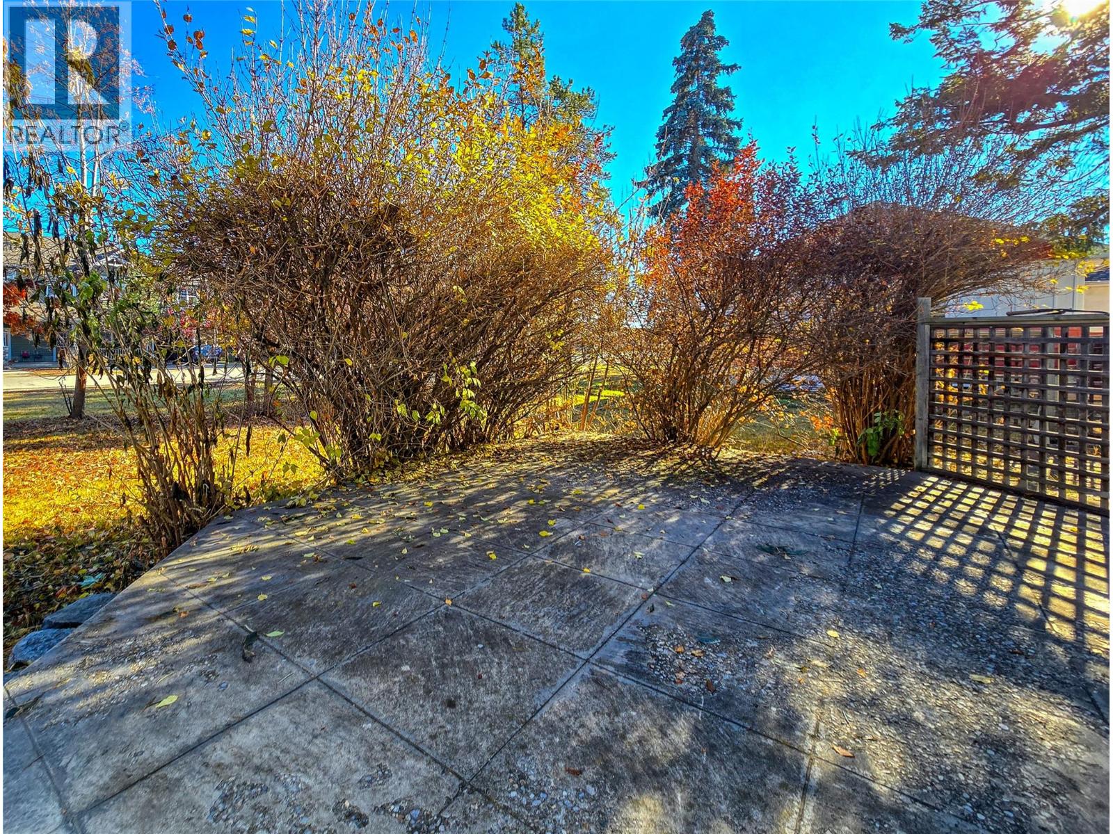 402 12th Avenue, Invermere
