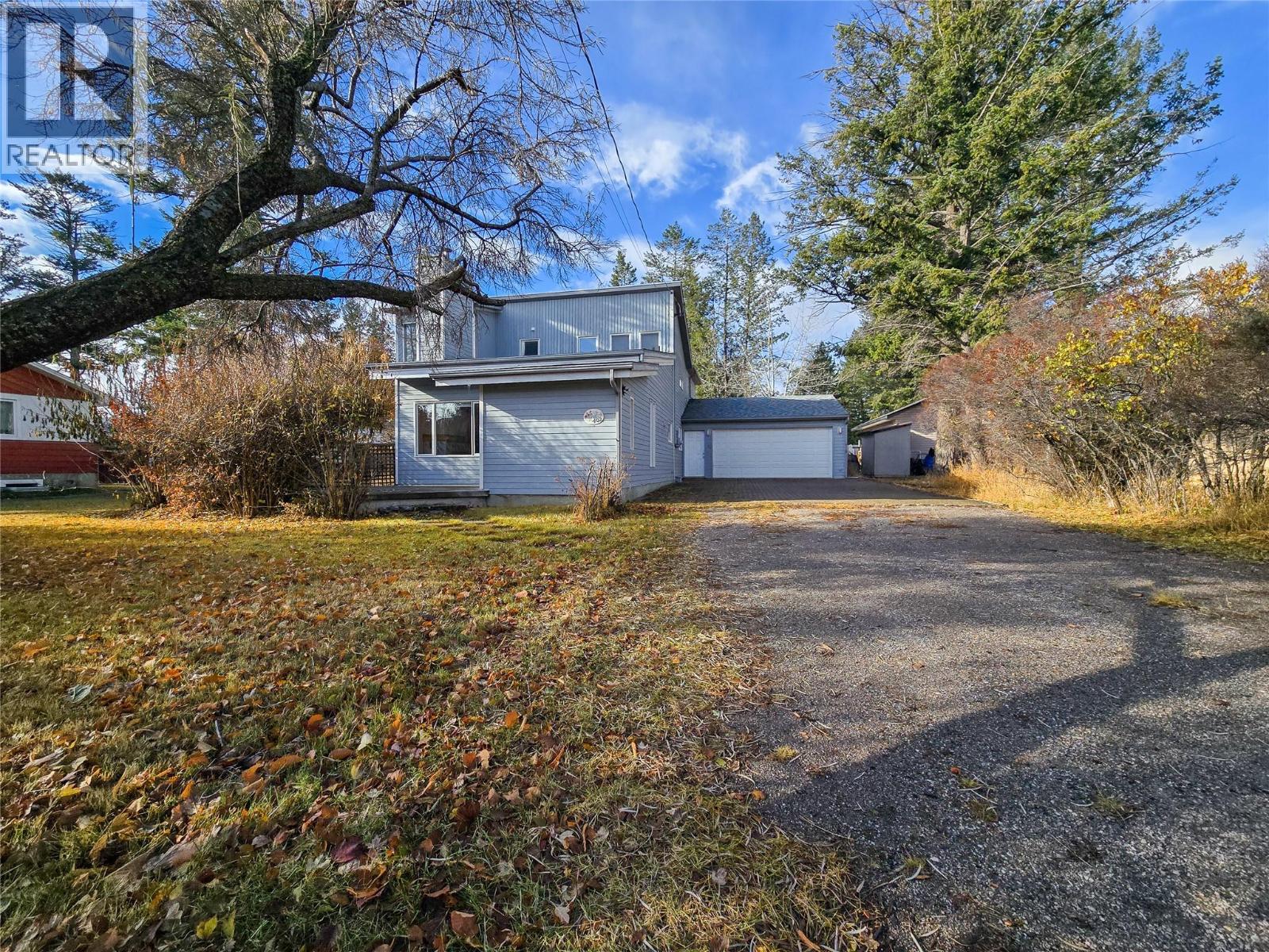 402 12th Avenue, Invermere