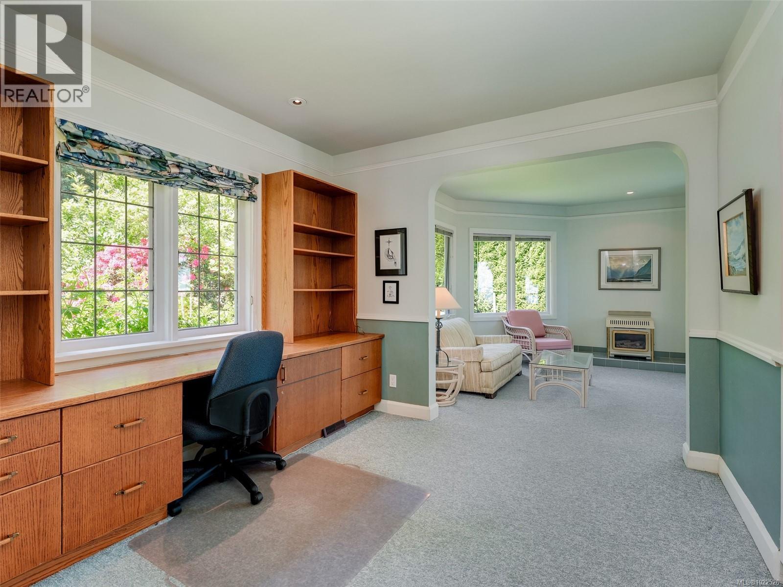 4590 Torquay Dr, Saanich