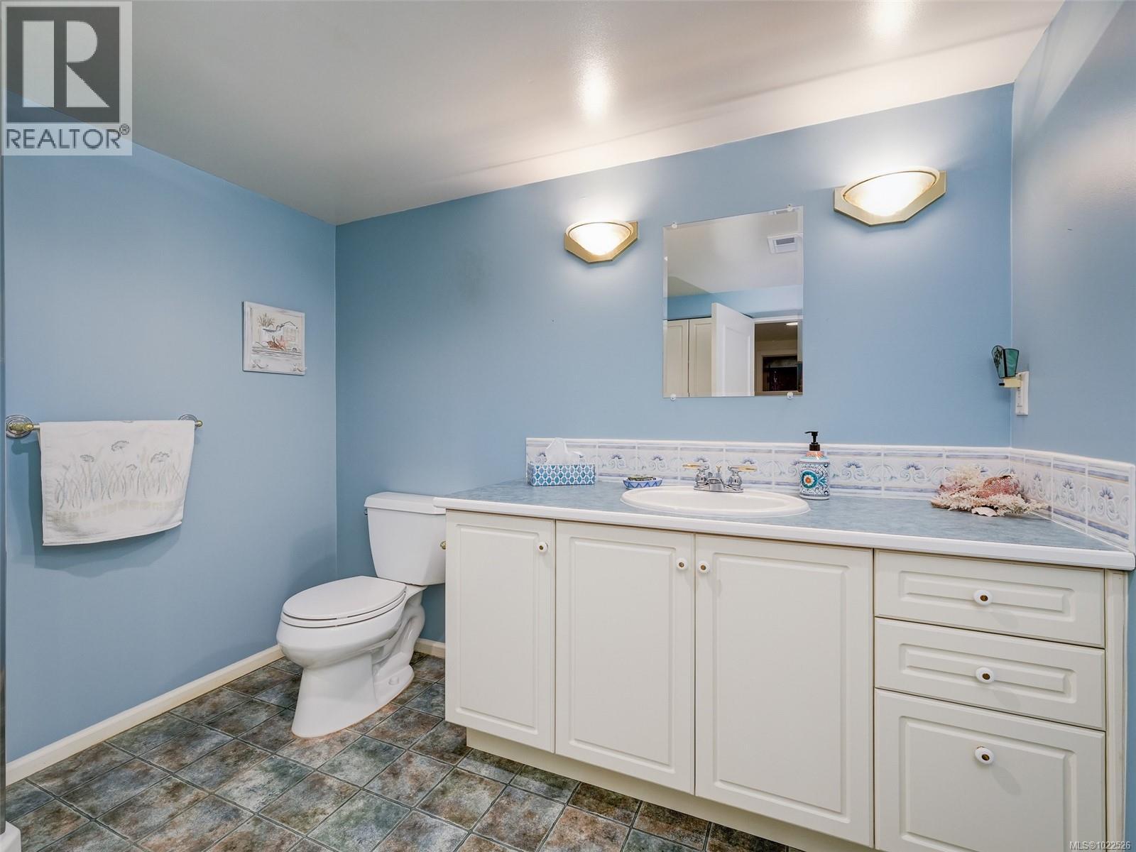 4590 Torquay Dr, Saanich