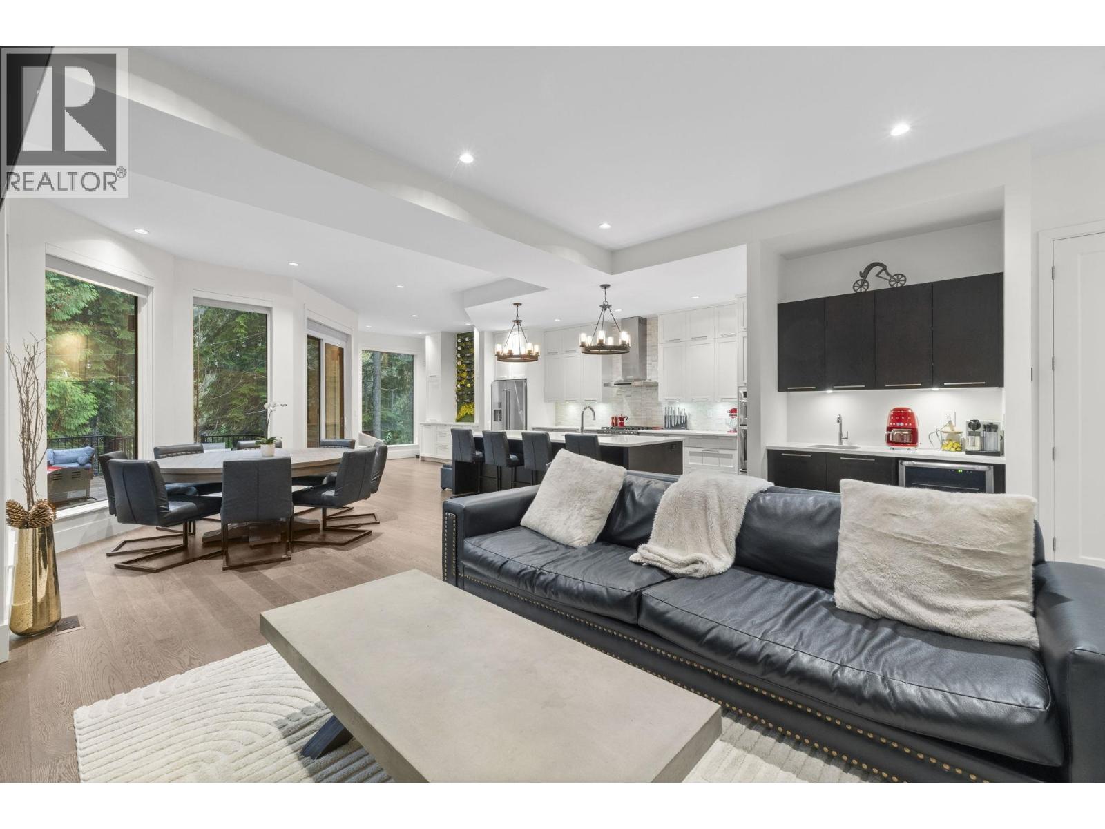 22 3295 SUNNYSIDE ROAD, Anmore