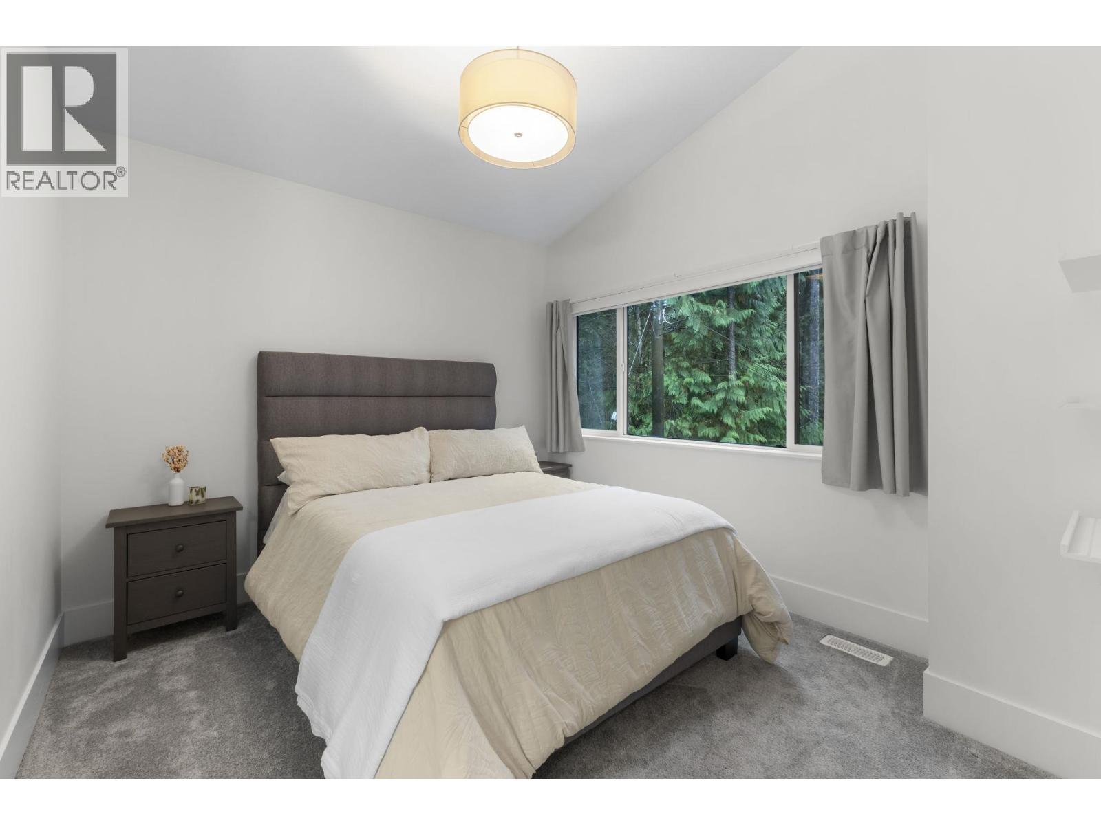 22 3295 SUNNYSIDE ROAD, Anmore