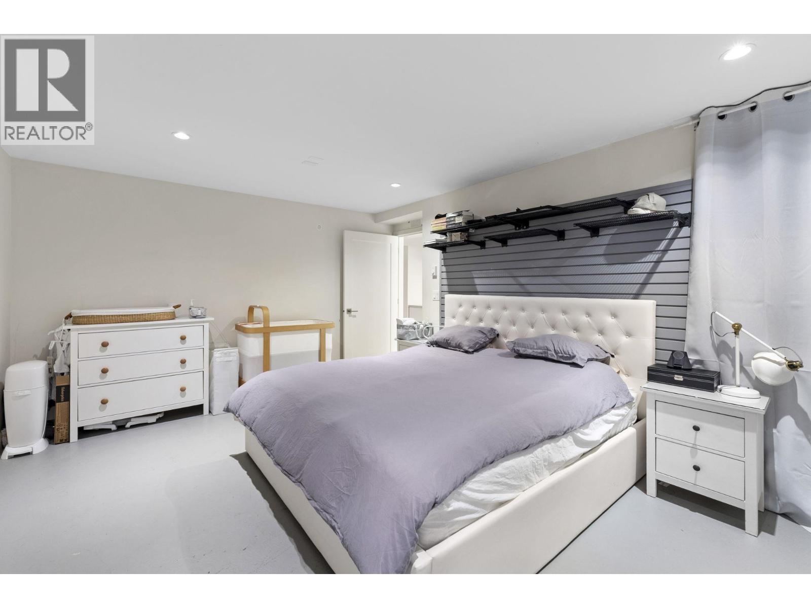 22 3295 SUNNYSIDE ROAD, Anmore