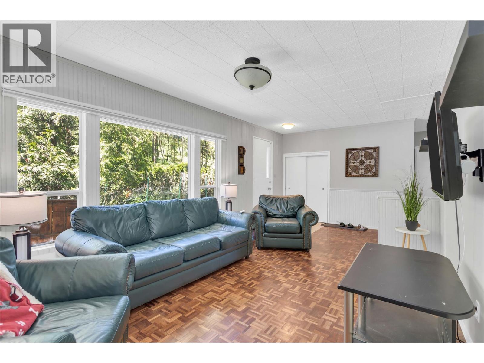  365 Clifton Road, Kelowna