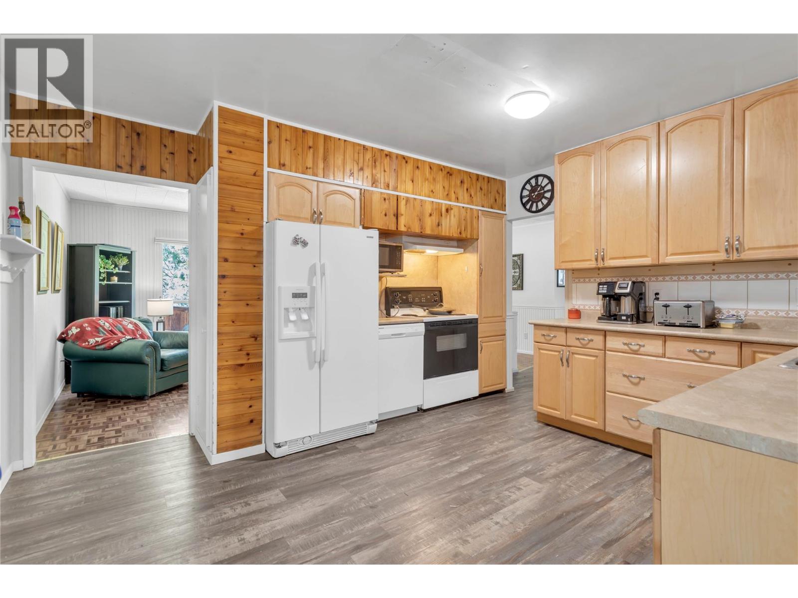  365 Clifton Road, Kelowna