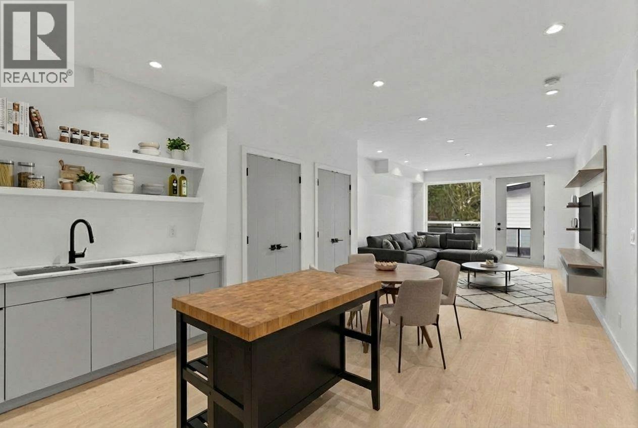 41717 GOVERNMENT ROAD, Squamish