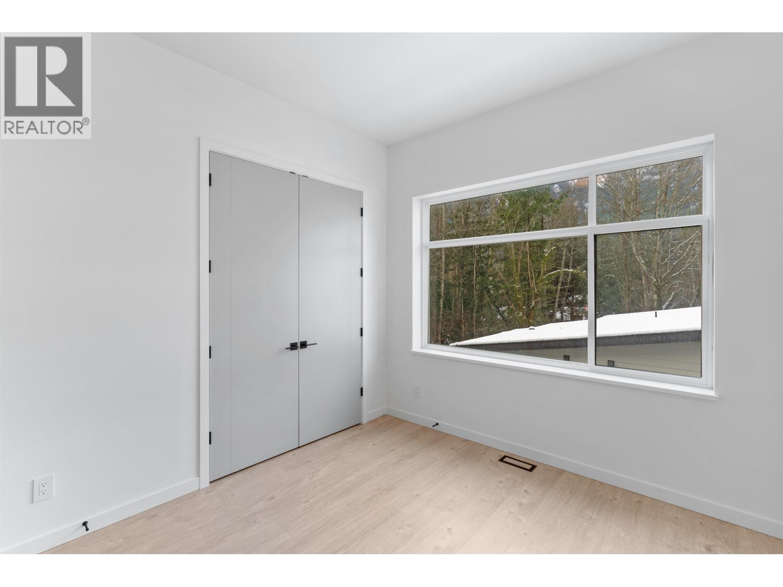 41717 GOVERNMENT ROAD, Squamish