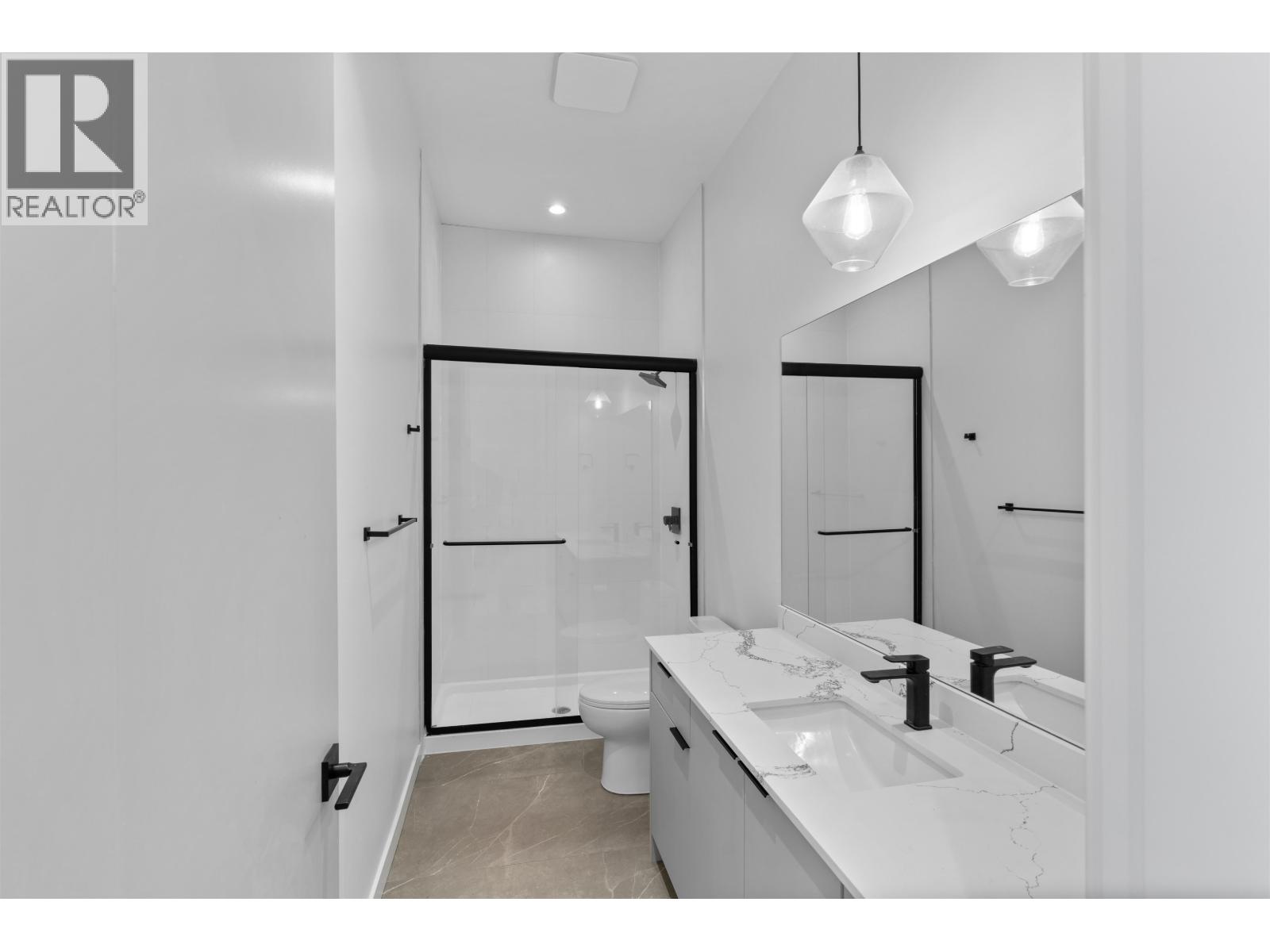 41717 GOVERNMENT ROAD, Squamish