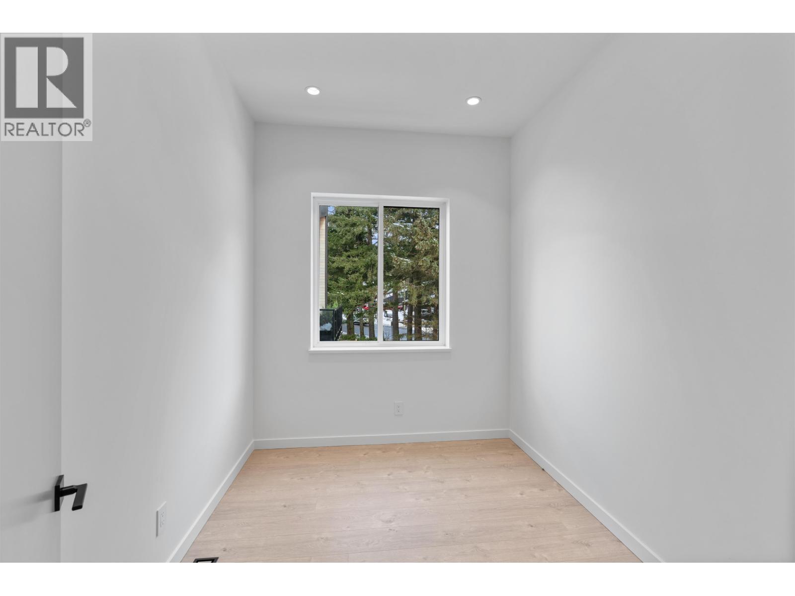 41717 GOVERNMENT ROAD, Squamish