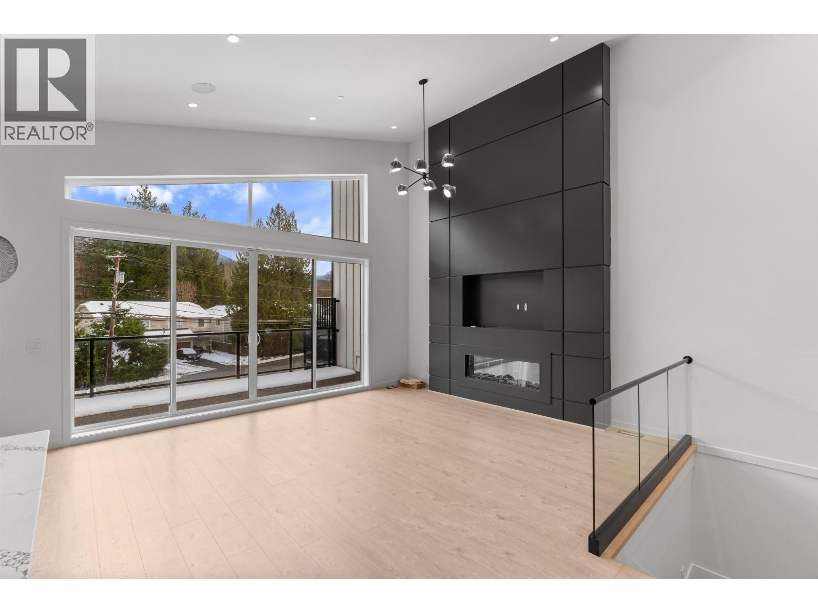 41717 GOVERNMENT ROAD, Squamish