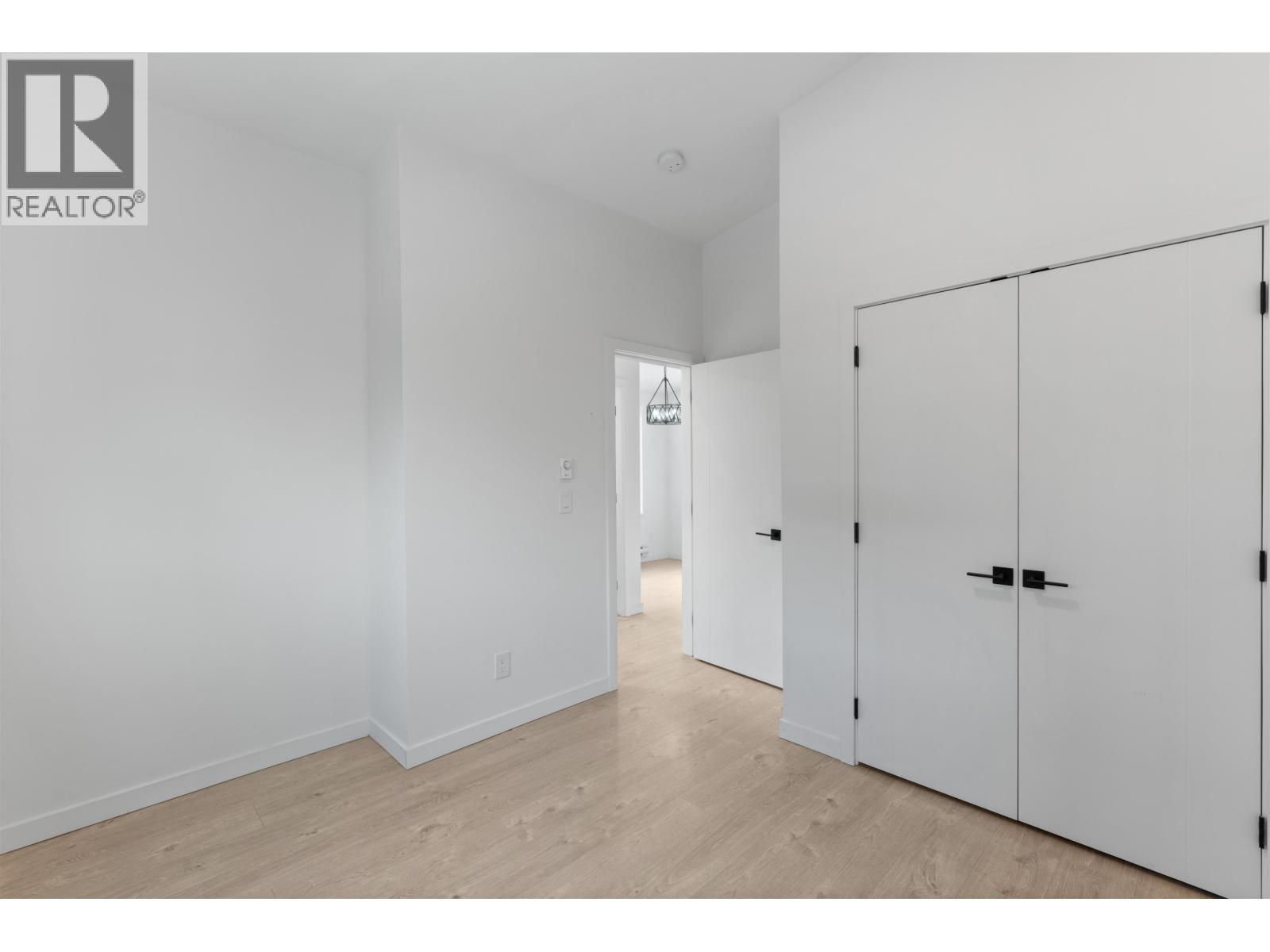 41717 GOVERNMENT ROAD, Squamish