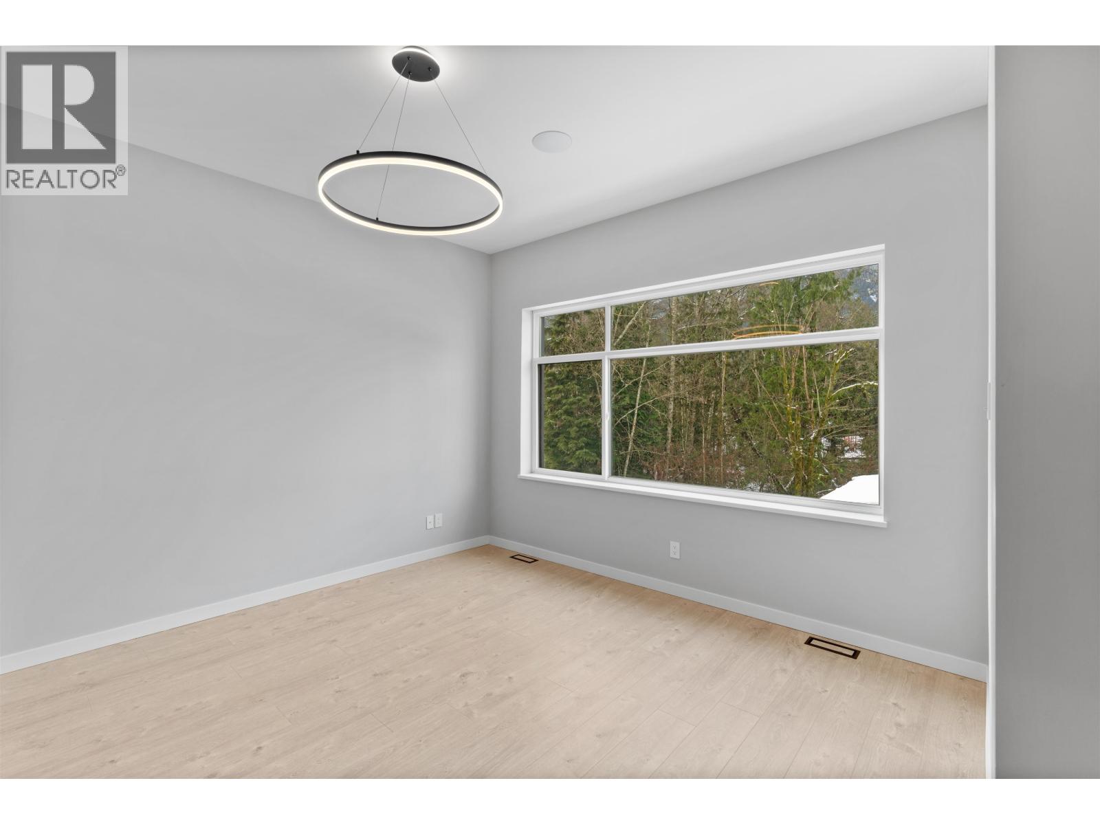 41717 GOVERNMENT ROAD, Squamish