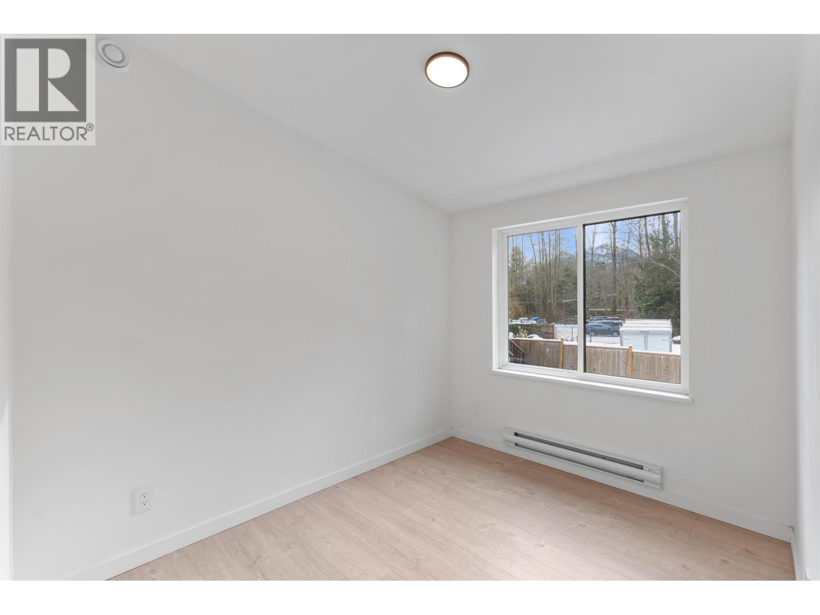 41717 GOVERNMENT ROAD, Squamish