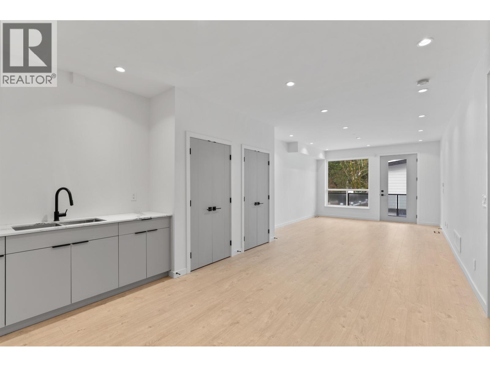 41717 GOVERNMENT ROAD, Squamish