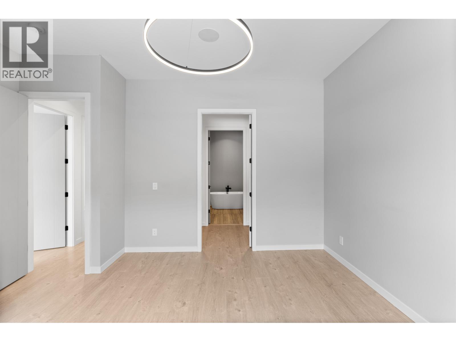 41717 GOVERNMENT ROAD, Squamish