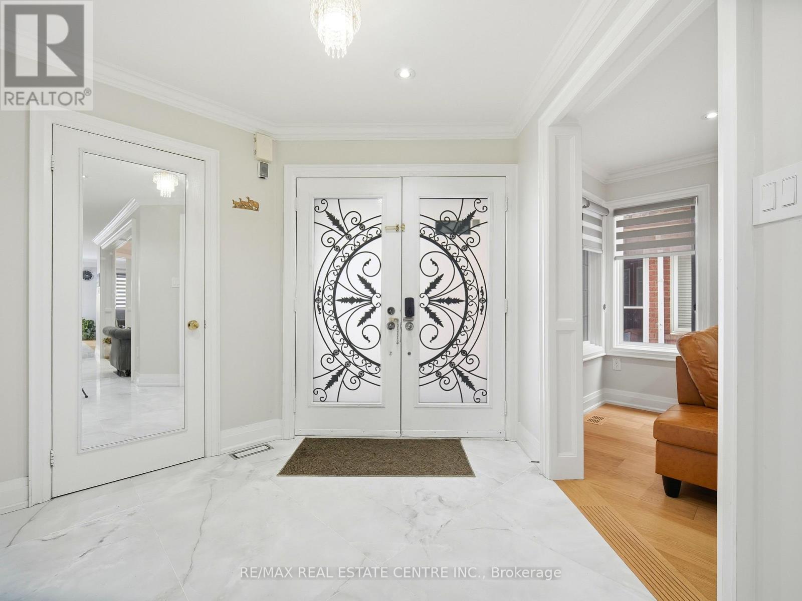 6 MANNEL CRESCENT - Photo 5 of 50, Brampton (Fletcher's West), Ontario