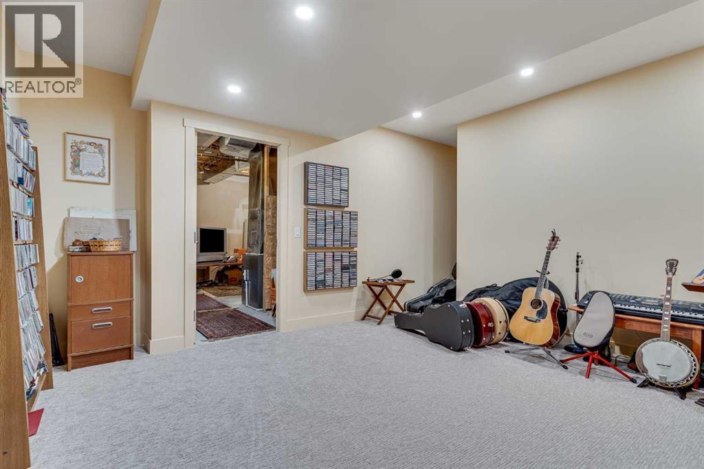 Single Family House Bungalow for Sale in  Shannon Estates Terrace SW Shawnessy Calgary 