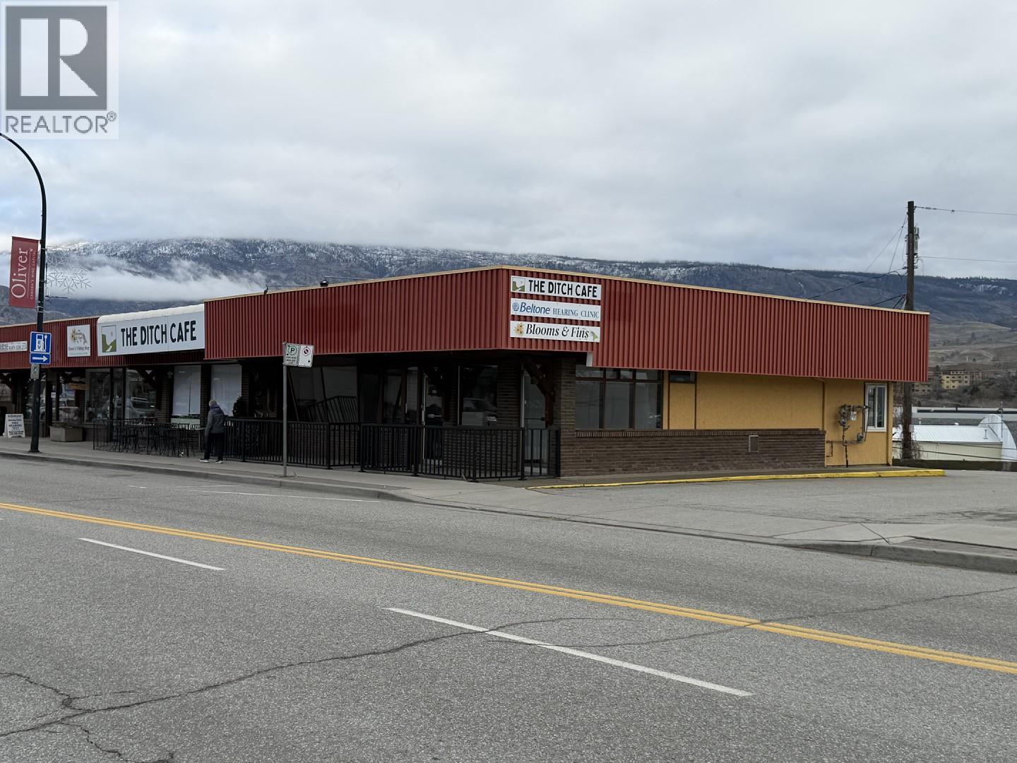 6037 MAIN Street, Oliver