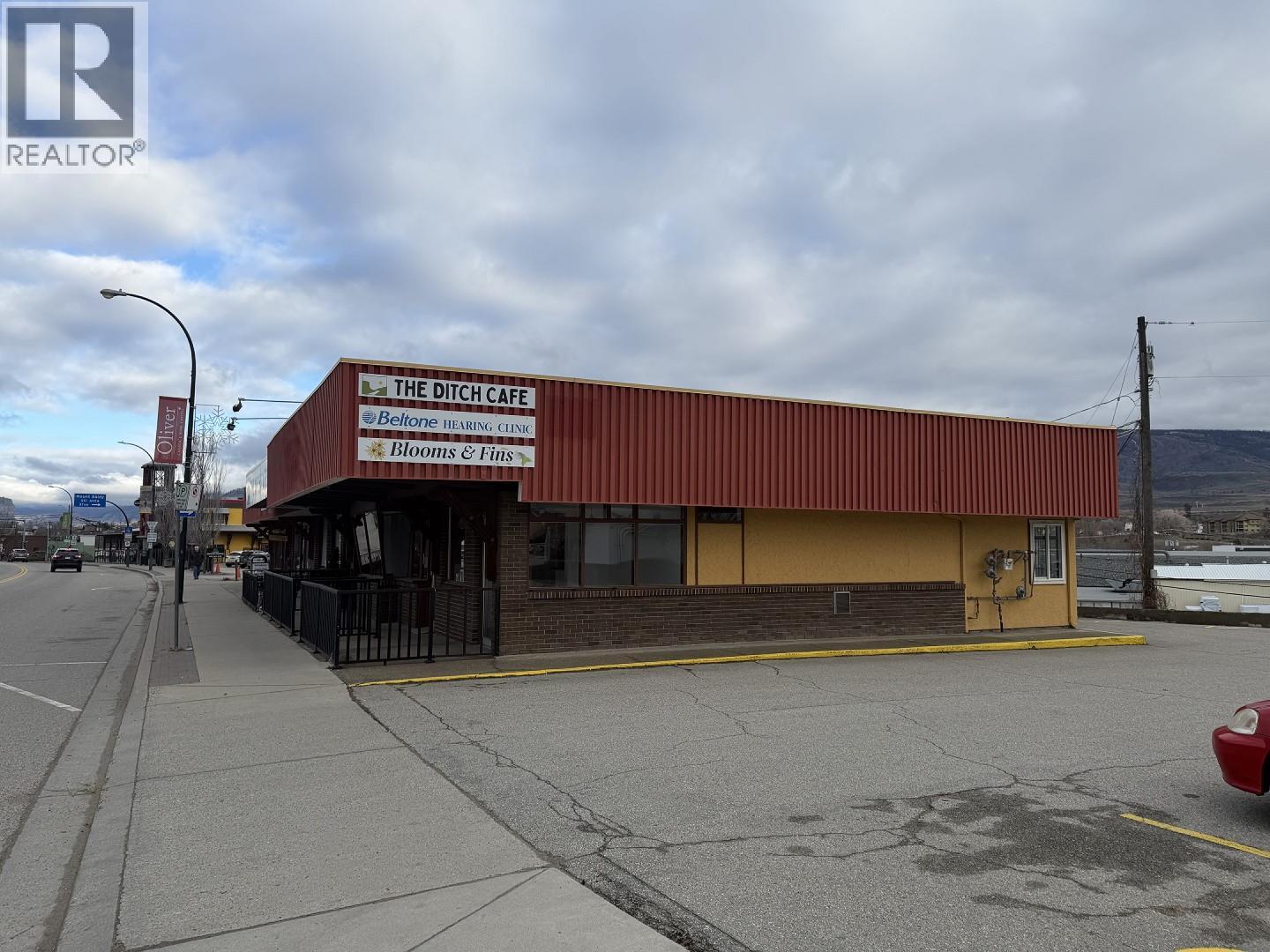 6037 MAIN Street, Oliver