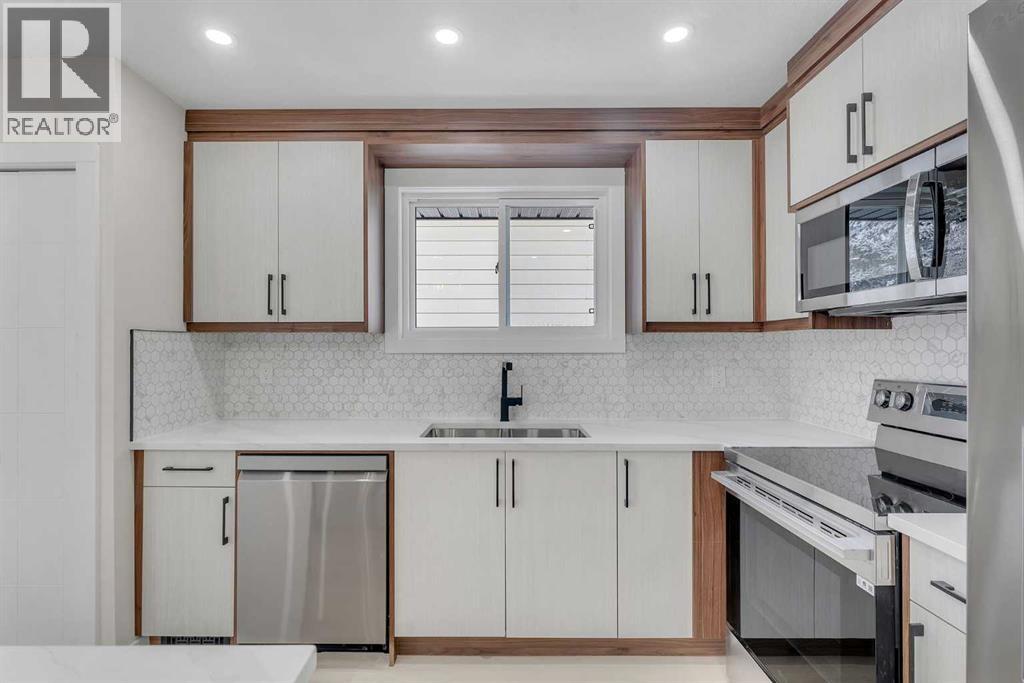 Single Family House Bi-level for Sale in  Centre Street NE Beddington Heights Calgary 