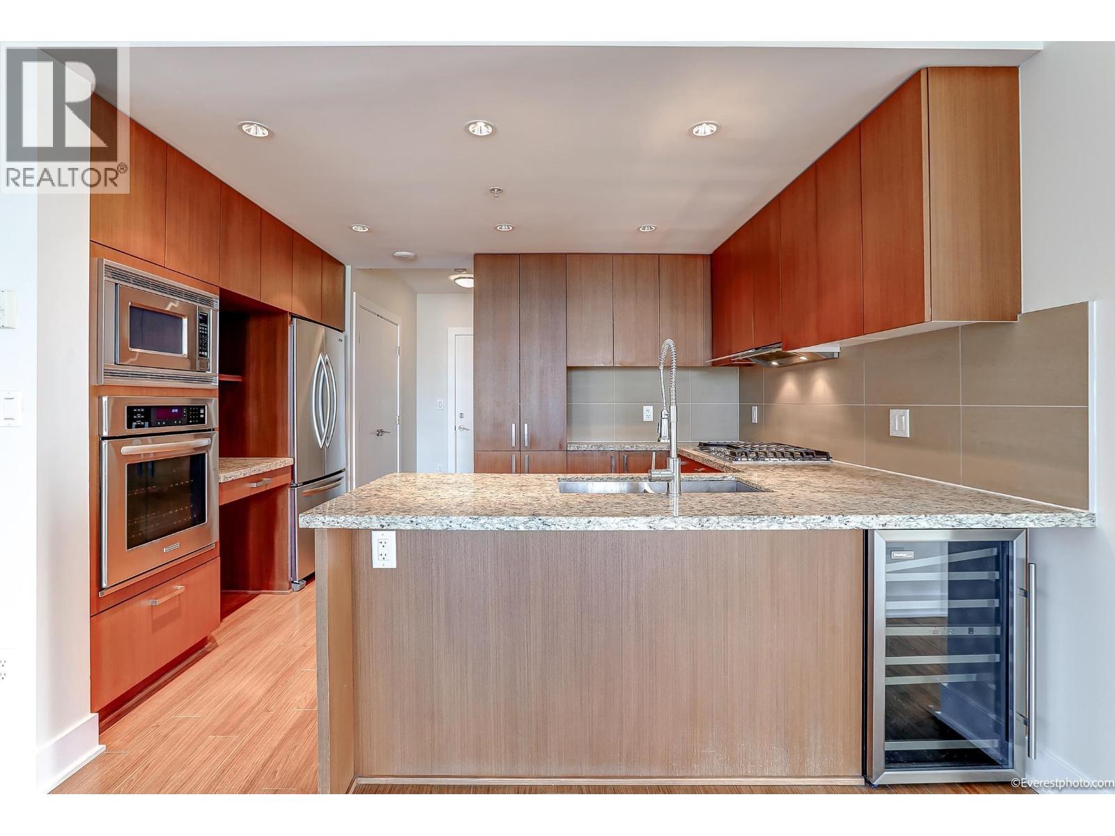 1502 1155 THE HIGH STREET, Coquitlam