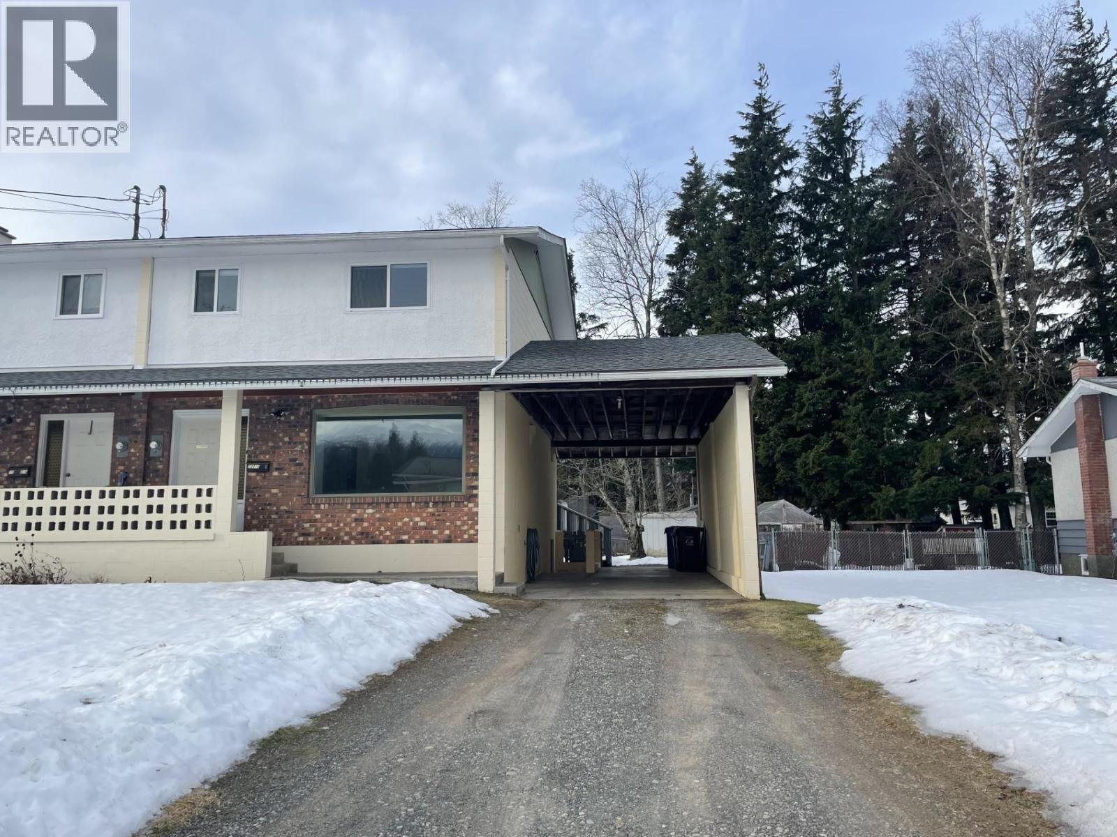 2301 PEAR Street, Terrace