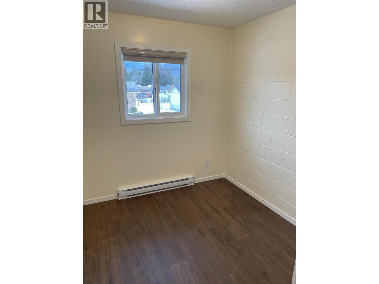 2301 PEAR Street, Terrace