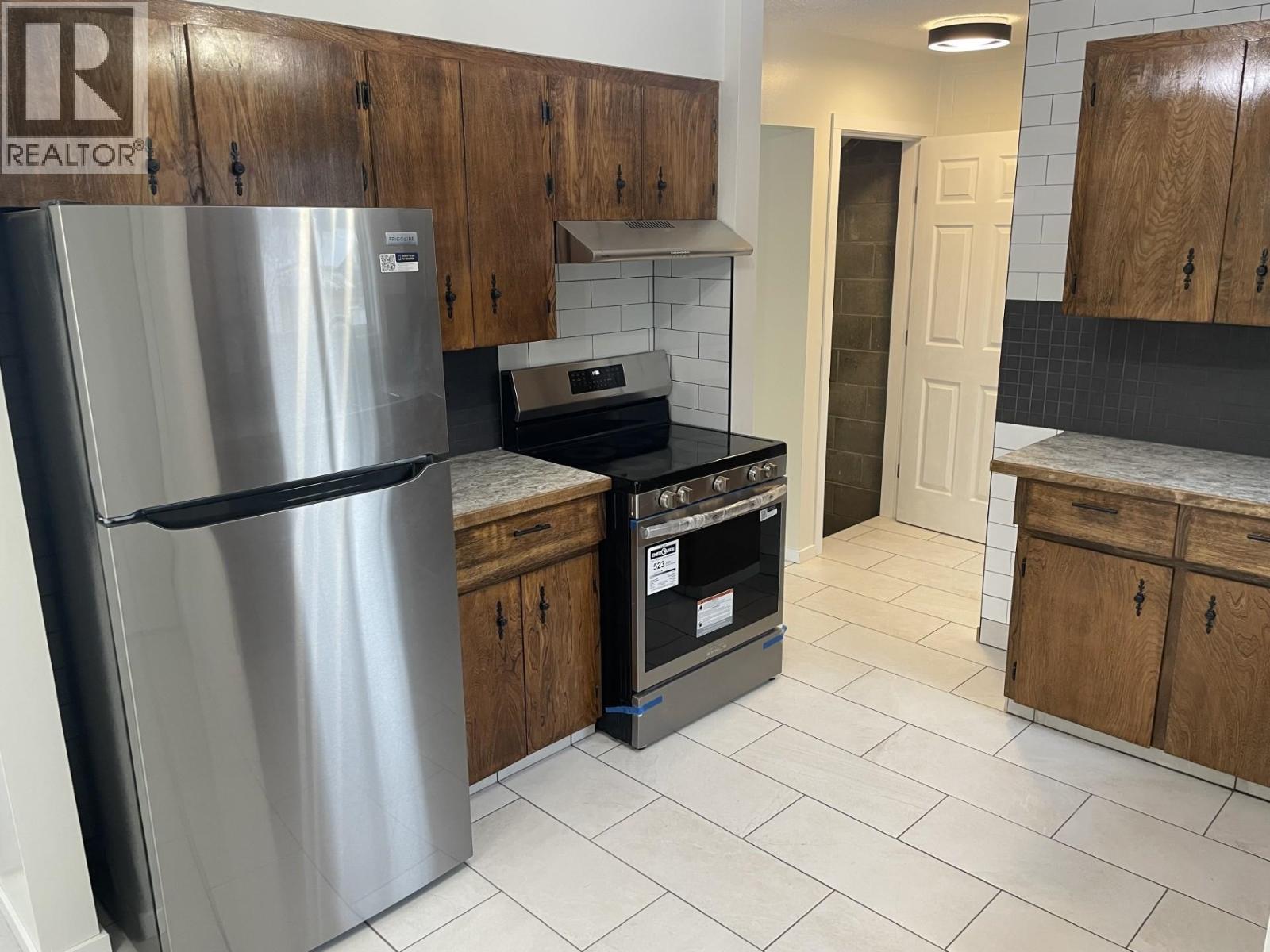 2301 PEAR Street, Terrace