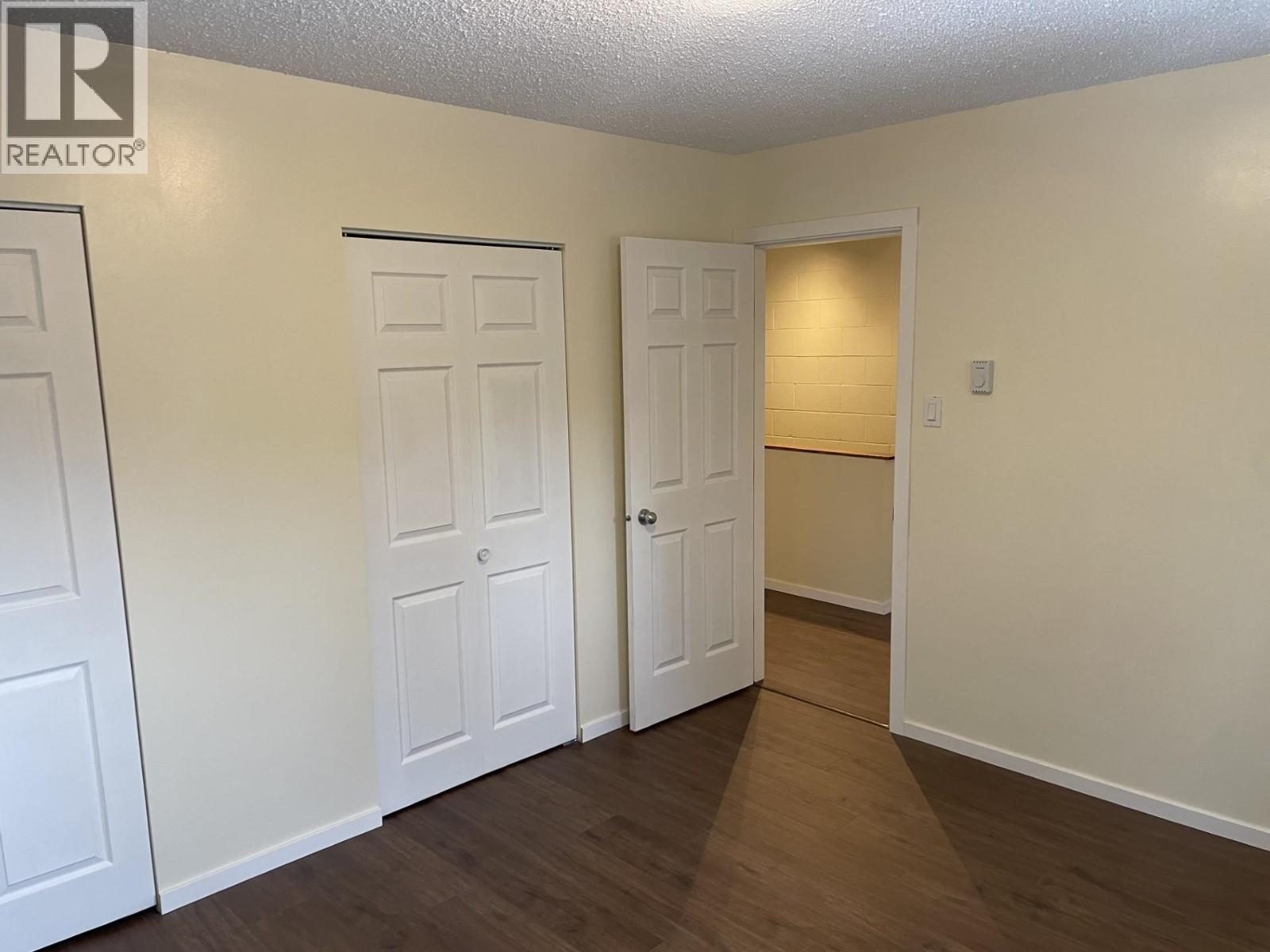 2301 PEAR Street, Terrace