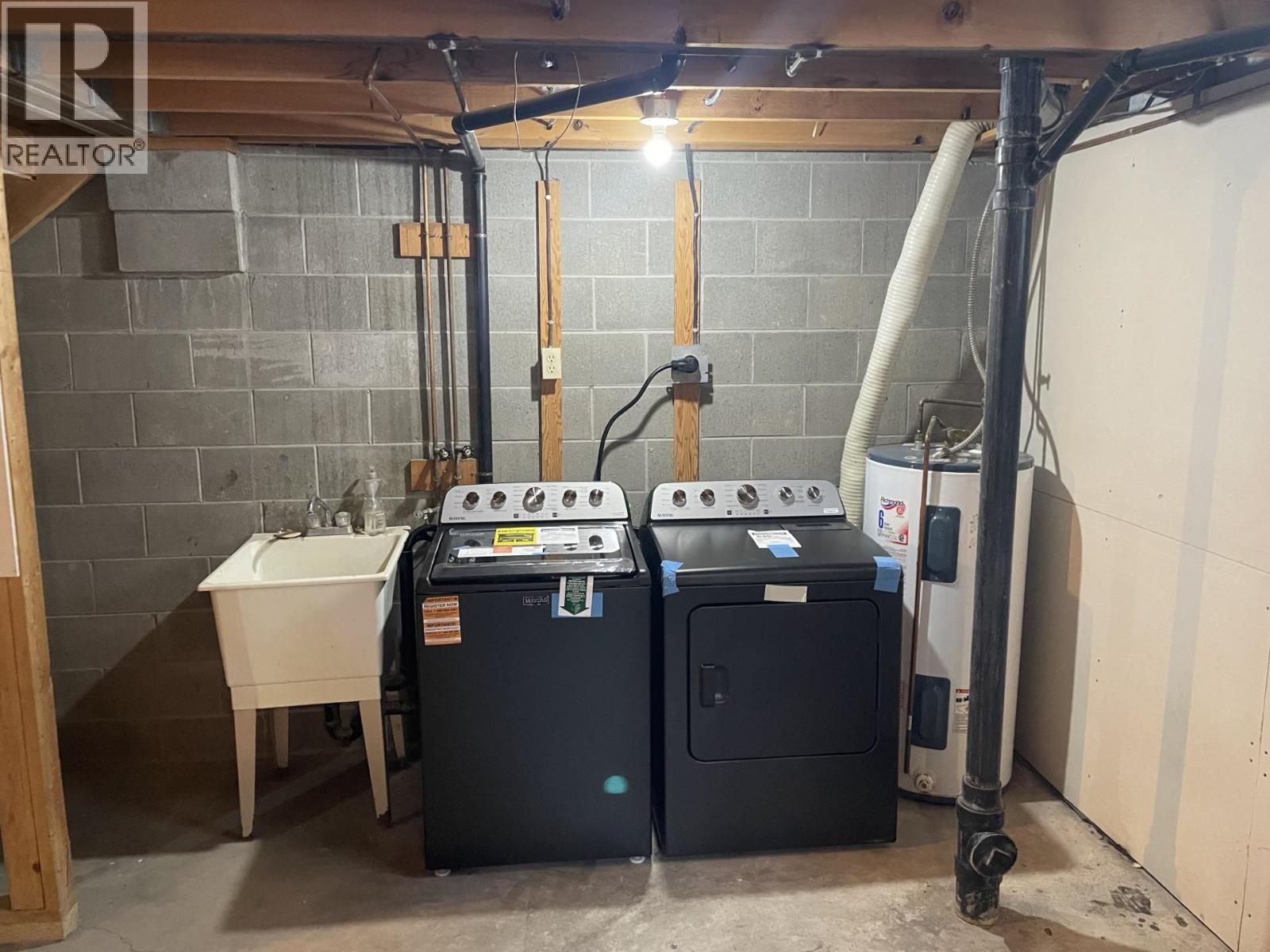 2301 PEAR Street, Terrace